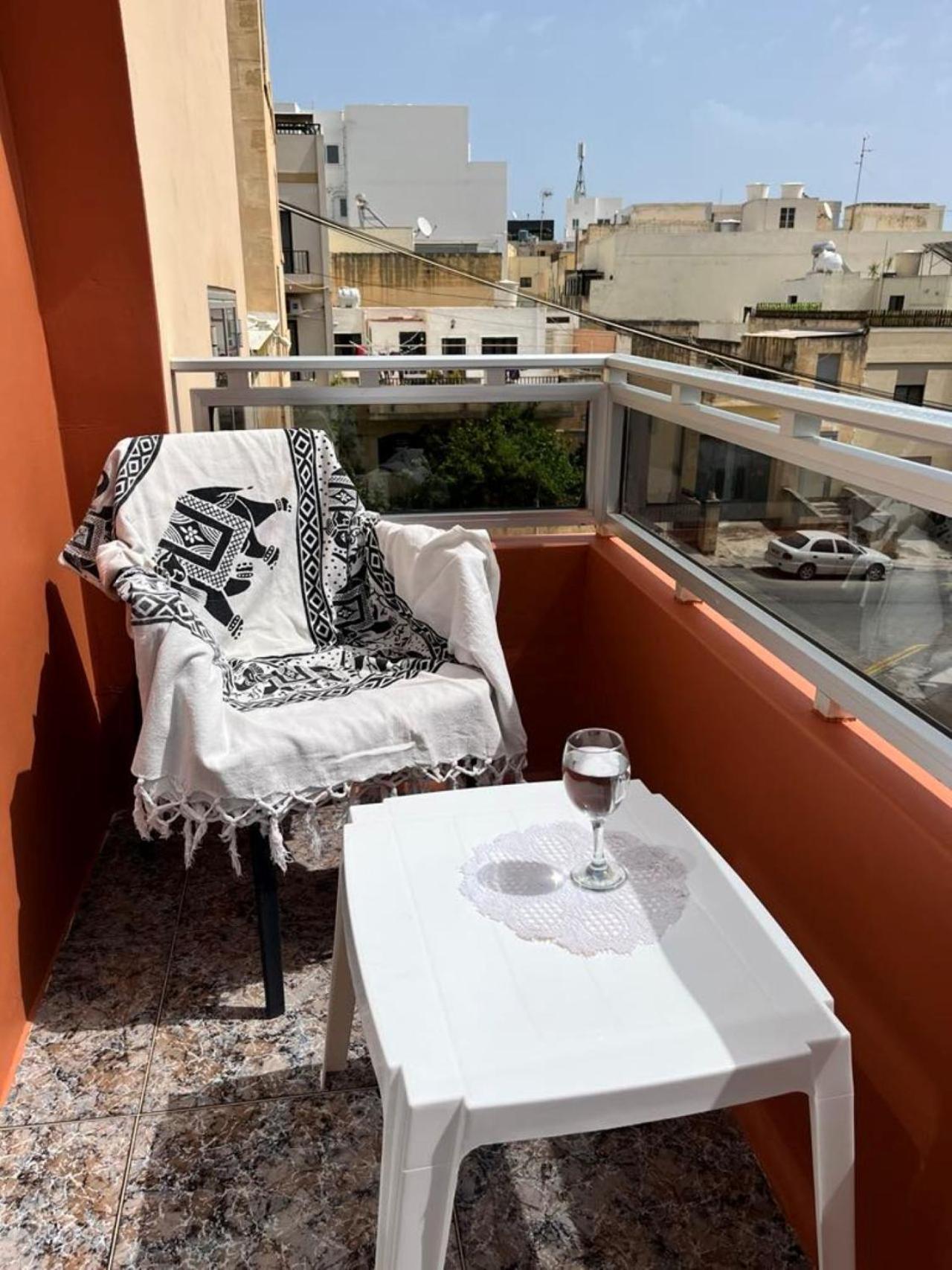 2 Bedroom Appartment Birzebbugia Birżebbuġa Exteriör bild